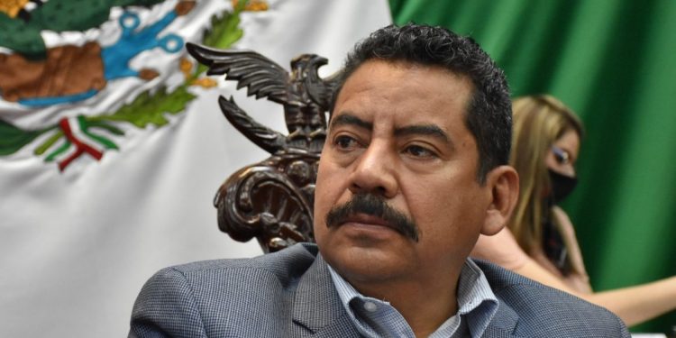 Bajos ingresos obligan a mexicanos a migrar: Ángel Custodio Virrueta