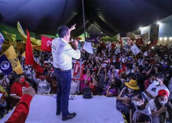 Arropan miles a Carlos Herrera en Tarímbaro