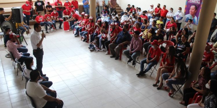 Con los Jóvenes se logrará el desarrollo de Apatzingán: UChM