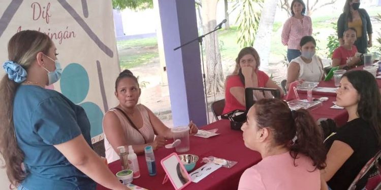 Con visión al emprendimiento, el DIF Municipal capacita a mujeres