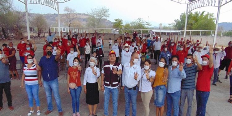 Nuevo Capirio tendrá mejoramiento de servicios; compromiso del doctor Chuma en Múgica