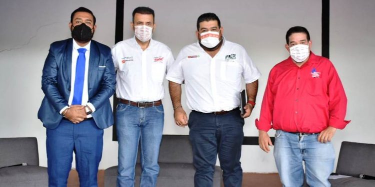 Paco Huacus va por apoyo total para universidades