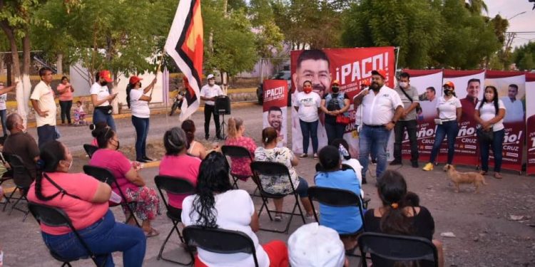 seguir avanzando con la cuarta transformación llama Paco Huacus en el distrito de Apatzingán