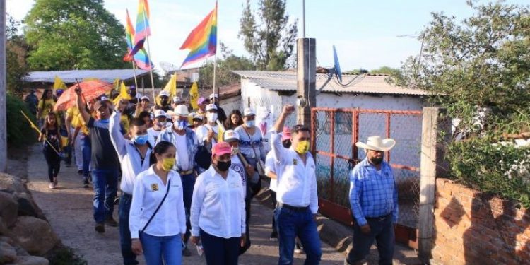 Laura Carmona recibe apoyo total en Guacamayas