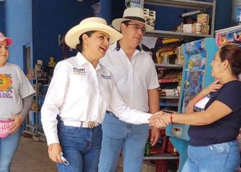 Maritza García Franco cosecha simpatías rumbo a la alcaldía de Parácuaro
