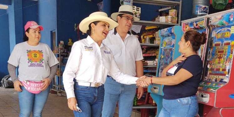 Maritza García Franco cosecha simpatías rumbo a la alcaldía de Parácuaro