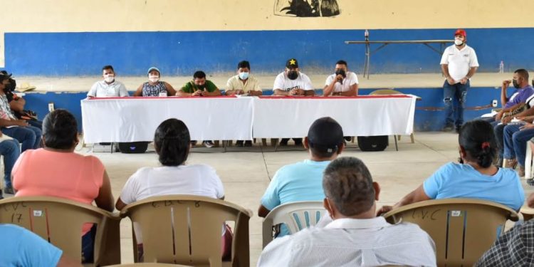 Santa María Ostula se suma a Paco Huacus y asume compromisos