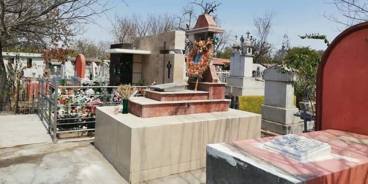 En Apatzingán el panteón municipal abrirá el 10 de mayo