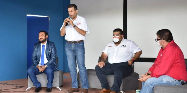 Etiquetar recursos para pago puntual a magisterio, compromiso de Toño Cruz candidato a Diputado Local por Apatzingán