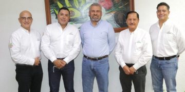 Gobernador electo y APEAM analizan la sustentabilidad ambiental del aguacate