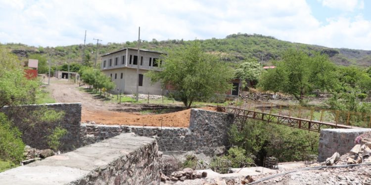 En Apatzingán las colonias Leandro Valle y el Mirador del Valle tendrán puente vehicular