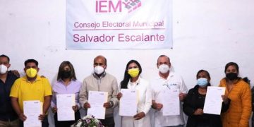 Araceli Saucedo Reyes recibe constancia de mayoría como presidenta electa de Salvador Escalante