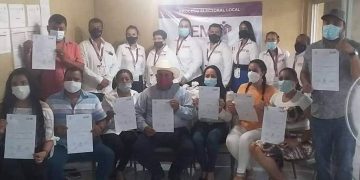 Huriel Bautista Cabrera recibe constancia como alcalde electo de Parácuaro