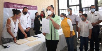 Recibe Julieta Gallardo constancia de mayoría por el Distrito 2 de Puruándiro