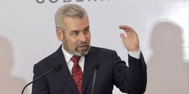 Bedolla incorporará inteligencia financiera al combate a la delincuencia en Michoacán