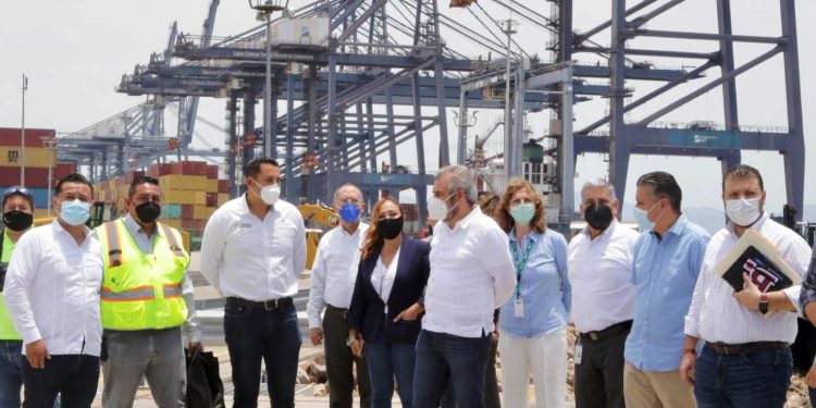 Vamos a consolidar a Lázaro Cárdenas como puerto estratégico para el T-MEC: Bedolla