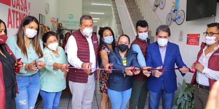Inauguran Juan Carlos Barragán y Grisel Tello consultorio dental gratuito de la agrupación Mano a Mano