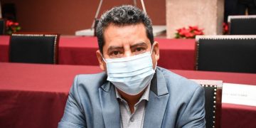 Regreso a clases presenciales debería darse hasta que estén vacunados los estudiantes: Ángel Custodio Virrueta