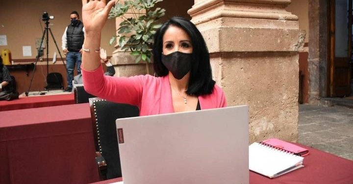 Urge priorizar la atención a mujeres en México: Lucila Martínez