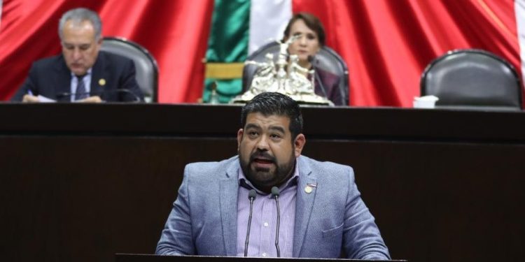 Renuncia del Diputado Federal Paco Huacus a la militancia y cargos del Partido del Trabajo