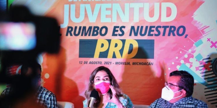 Llama Víctor Manríquez a los jóvenes a sumarse a la reconstrucción del PRD