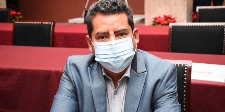 Ante repunte de contagios de Covid-19, clases presenciales un riesgo: Ángel Custodio Virrueta