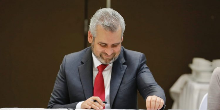 Federaciones y organizaciones respaldan política de Bedolla en favor de migrantes