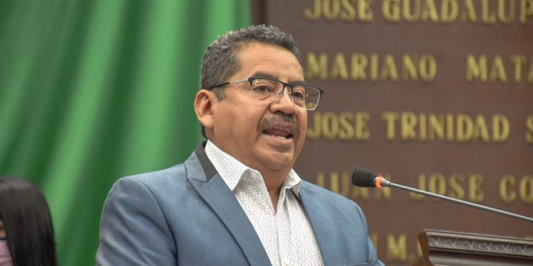Comisión de Puntos Constitucionales cumple con su labor de legislar: Ángel Custodio Virrueta