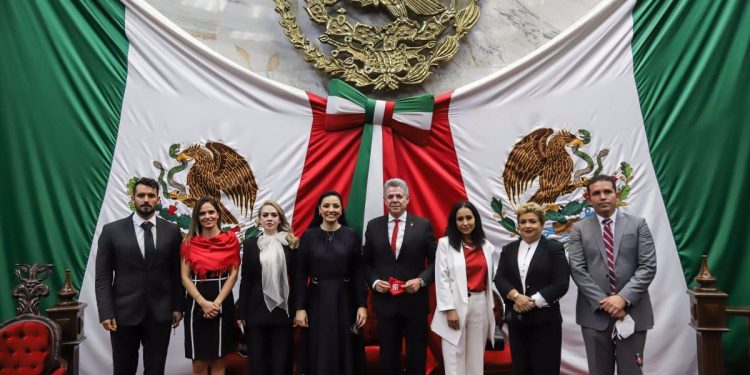 Toman posesión diputados del GPPRI en la 75 Legislatura