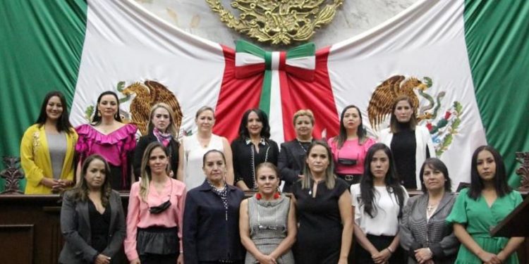 Piden diputadas a Morena no premiar violencia de Fidel Calderón con presidencia de Jucopo