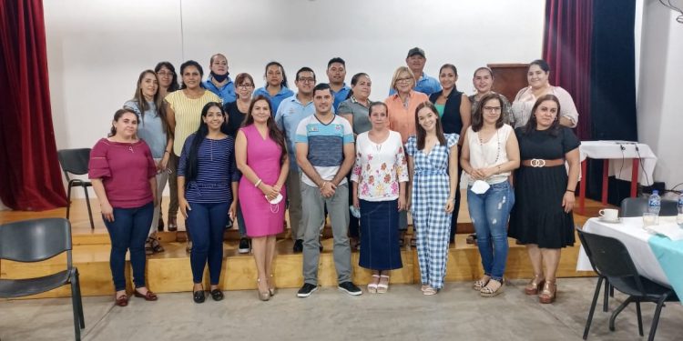 Coordinan trabajo social presidentas de los Sistemas DIF en la Región Apatzingán