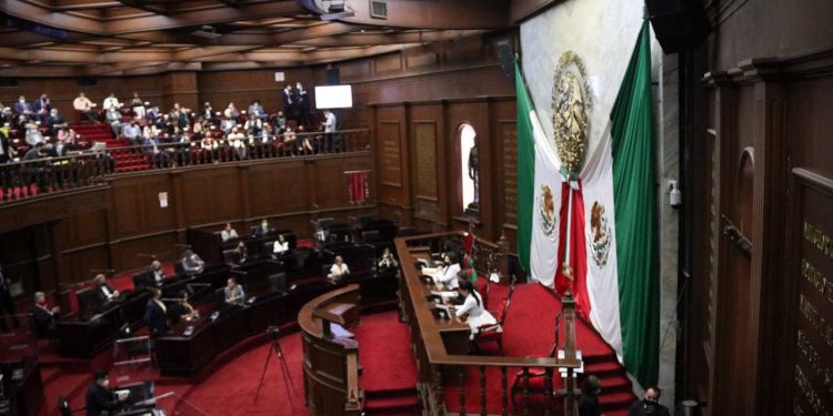 Asumen funciones diputados locales de la 75 Legislatura del Congreso de Michoacán