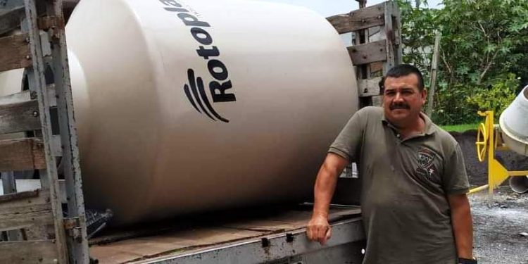 En apoyo a familias tarimbarenses, Gobierno Municipal subsidiará tinacos y cemento