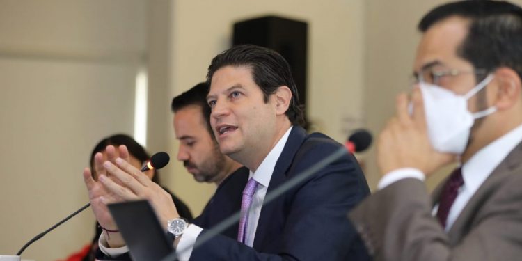 Alfonso Martínez impulsa protocolo sanitario para reactivar economía de Morelia