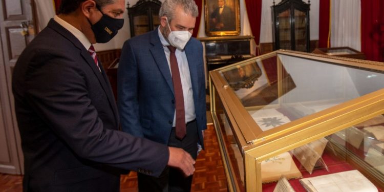 La UMSNH, clave para avanzar en el desarrollo de Michoacán: Bedolla