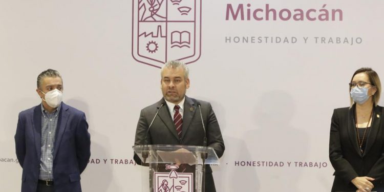 Ya no hay más deuda con el magisterio; gobierno de Bedolla paga salarios y bonos