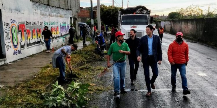 Supervisa Alfonso Martínez jornada dominical de limpieza en márgenes del Río Grande