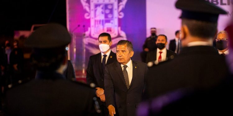 General Ortega Reyes recibe el mando de la seguridad en Michoacán