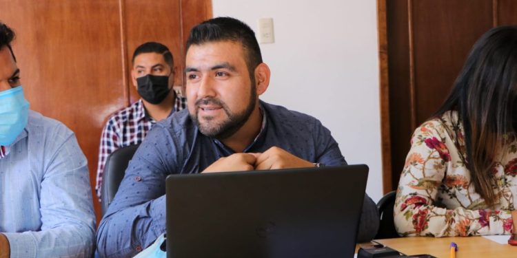 Fernando Uriel García es designado Director de Comunicación Social de Tuzantla.