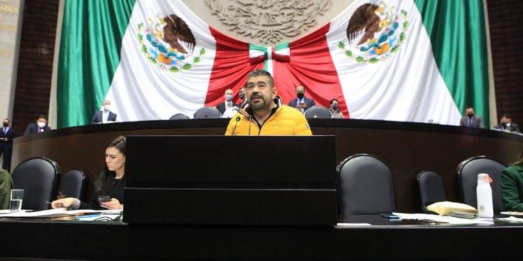 El PRD no será omiso de la inseguridad en Michoacán: Paco Huacus.