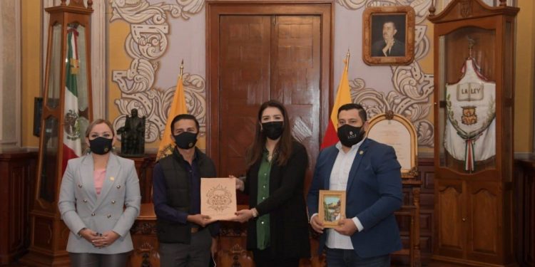 Estrecha Morelia lazos de colaboración con ciudades de El Salvador