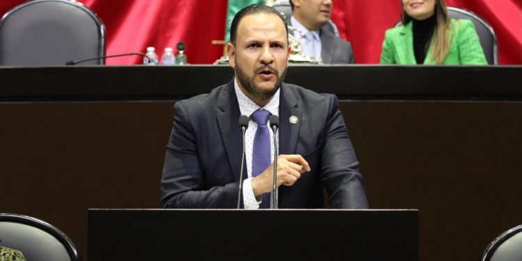 Reemplacamiento en Michoacán, otra más de las incongruencias del Gobernador: Mauricio Prieto