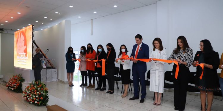 Alfonso Martínez se pronuncia por visibilizar y atender violencia contra la mujer