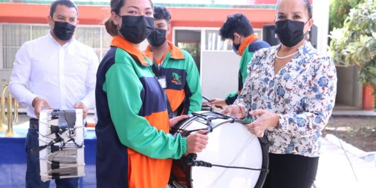 Prioritario trabajar por entornos saludables para niños y jóvenes: Julieta Gallardo.