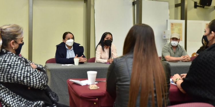 Se reúne Andrea Villanueva con integrantes de ADIGS y de la CEDH por casos de discriminación a personas con discapacidad.