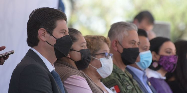 Refrenda Alfonso Martínez compromiso de luchar contra la violencia de género