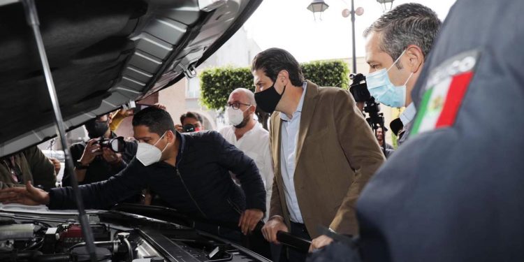 Policía de Morelia innova y convierte a gas natural 50 patrullas