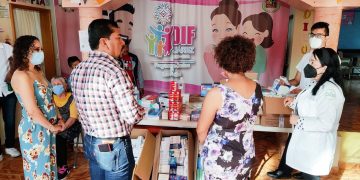 Gobierno de Juárez realiza entrega de medicamentos al consultorio médico del Sistema DIF