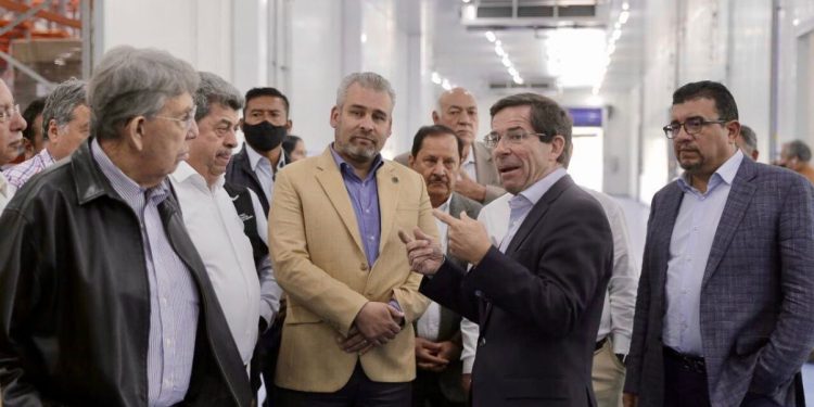 Reconoce Bedolla desarrollo agroexportador de aguacate en Michoacán.