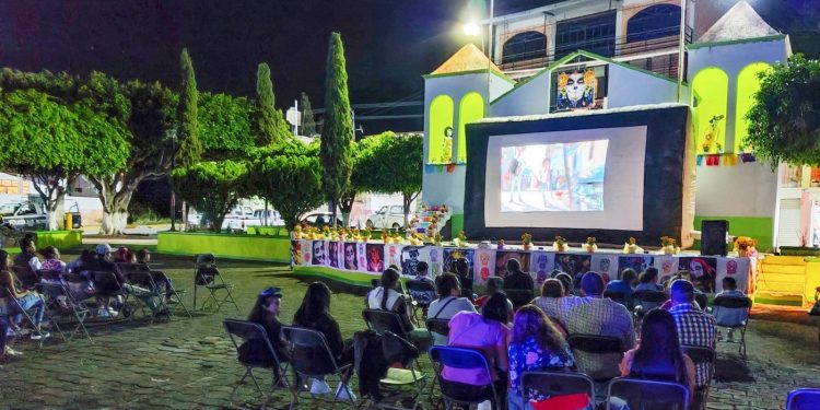 En Benito Juárez celebran noche de muertos con atención especial a infantes